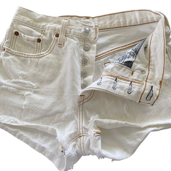 LEVI'S cotton high waisted white jean shorts - sz 27 - button closure - Picture 4 of 9